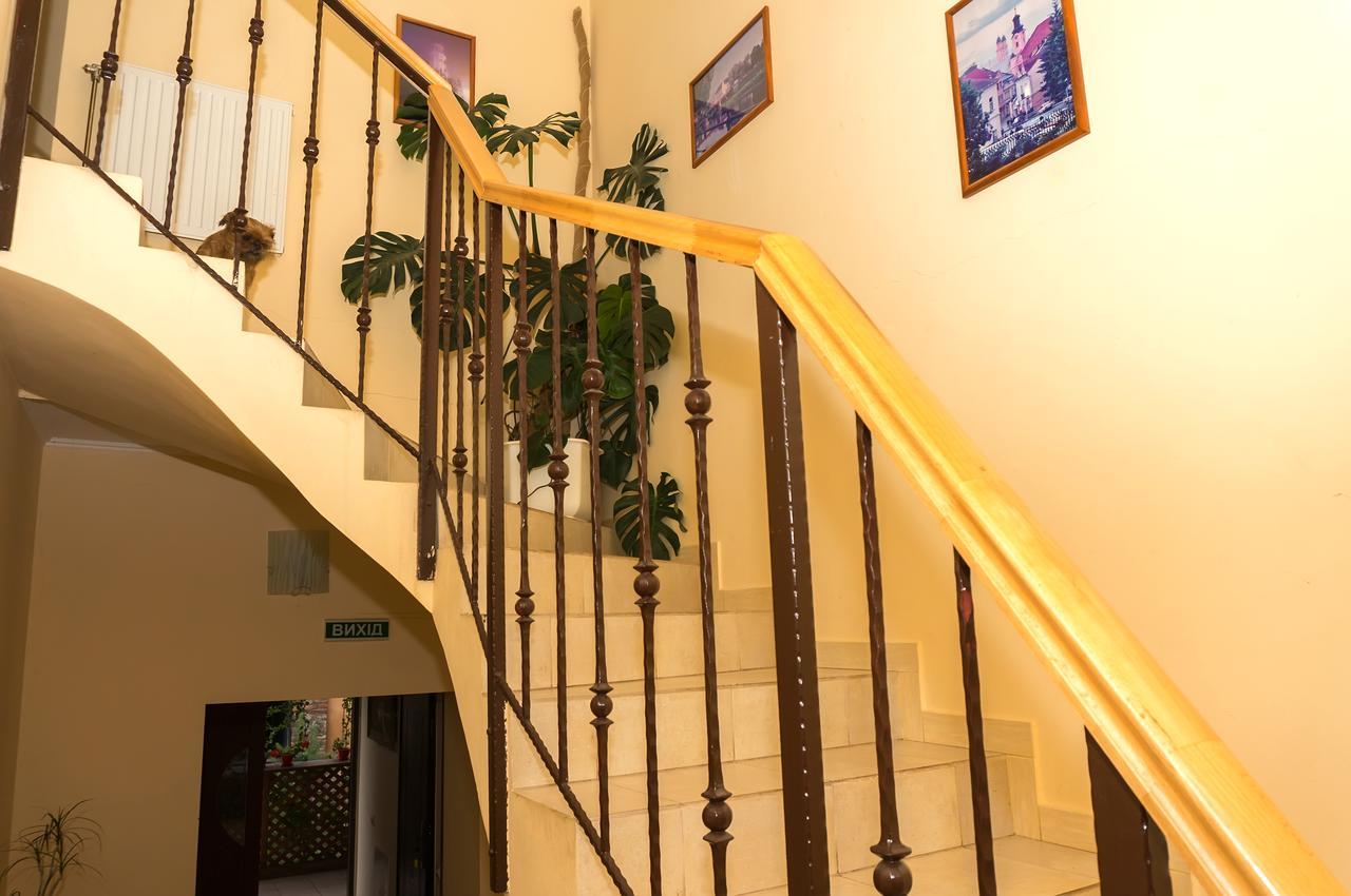 Кімнати В Центрі Hotell Uzjhorod Eksteriør bilde